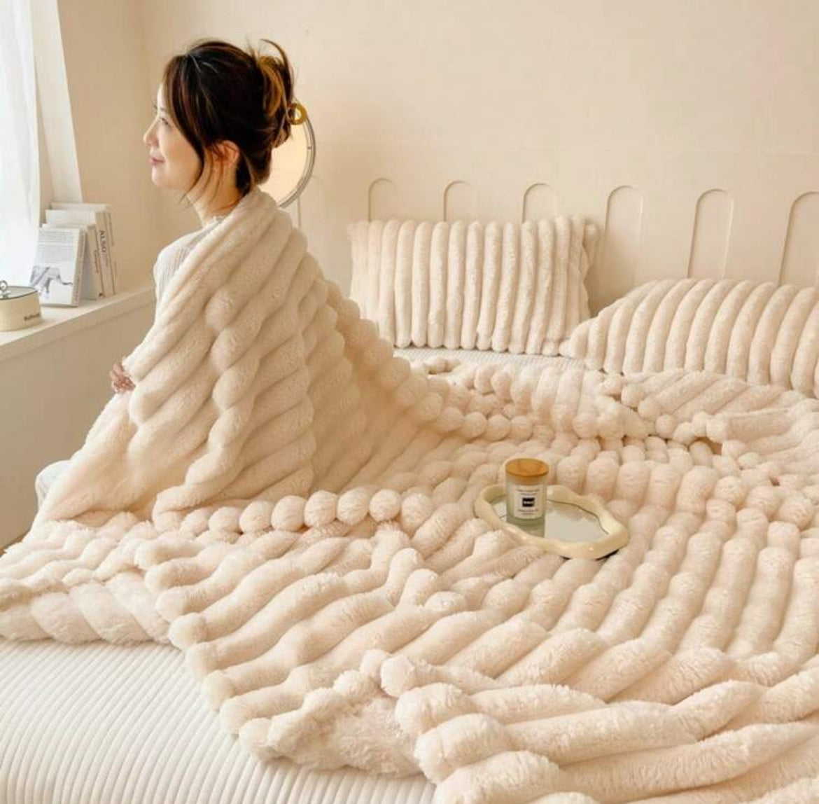 Ultra-Soft Faux Fur Ribbed Fleece Throw Blanket in Double/King Size for Cozy Home Comfort