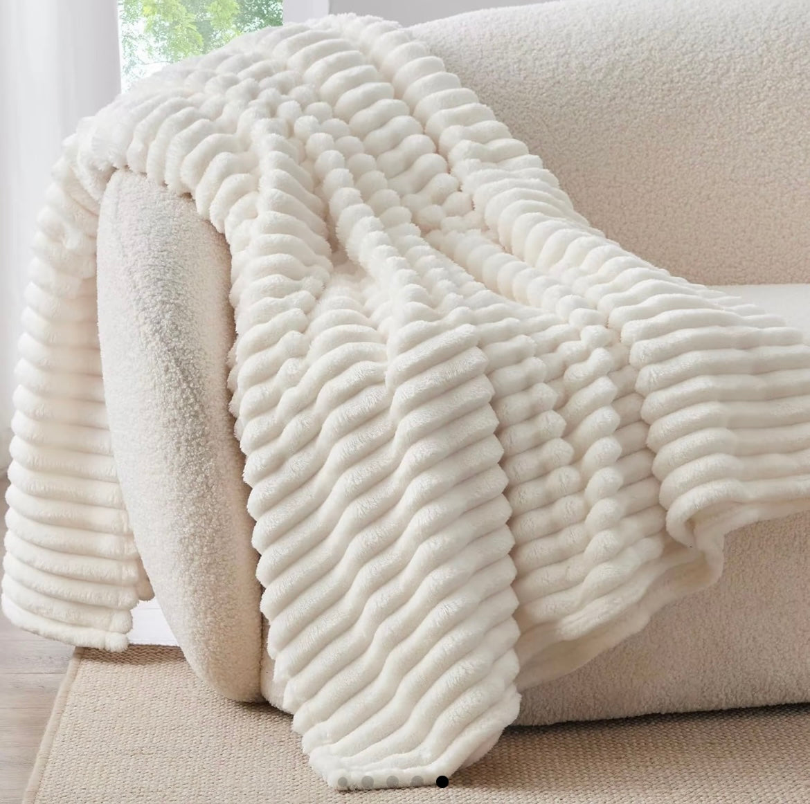 Ultra-Soft Faux Fur Ribbed Fleece Throw Blanket in Double/King Size for Cozy Home Comfort
