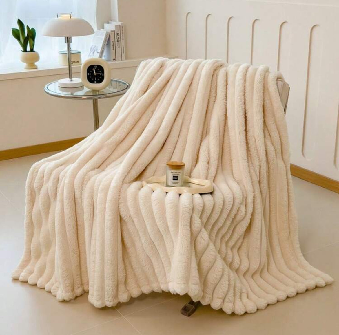 Ultra-Soft Faux Fur Ribbed Fleece Throw Blanket in Double/King Size for Cozy Home Comfort