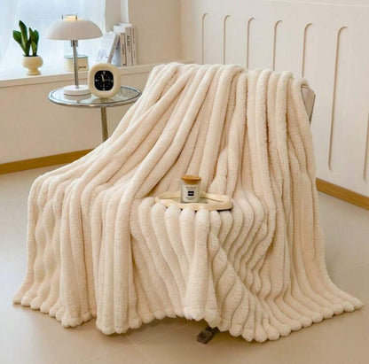 Ultra-Soft Faux Fur Ribbed Fleece Throw Blanket in Double/King Size for Cozy Home Comfort