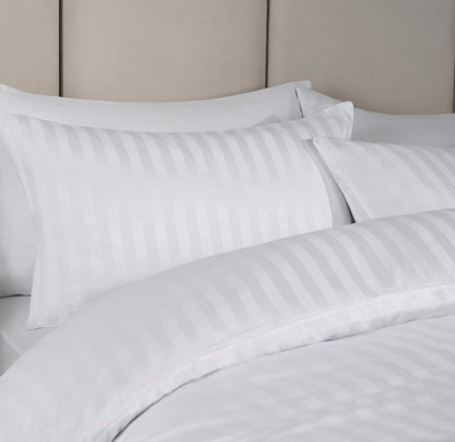 CleanR luxury 4 Piece Bedding Set - Soft Striped Design for Comfortable Sleep